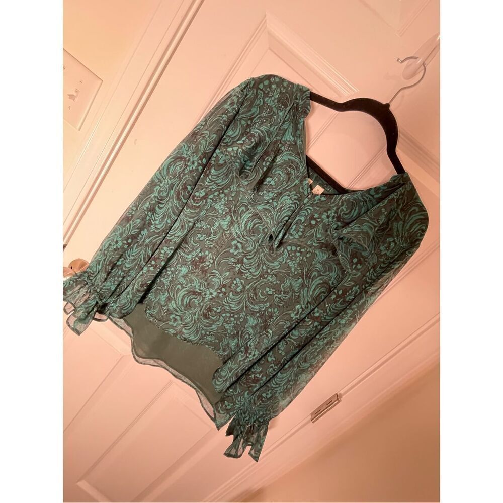 Cato women’s blouse green and black size XL long sleeve